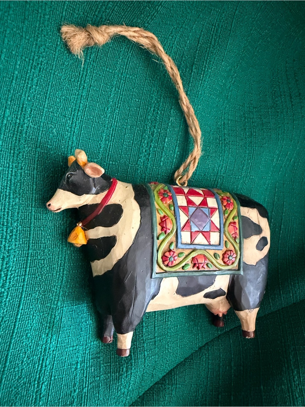 2003Jim Shore Heartwood Creek"A Grand Tradition" Cow figurine by Enesco ornament
